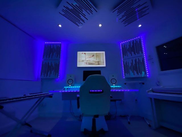 White Room Studio | North London | Nostars